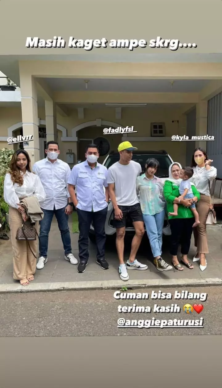 Fuji dapat hadiah mobil © 2021 brilio.net