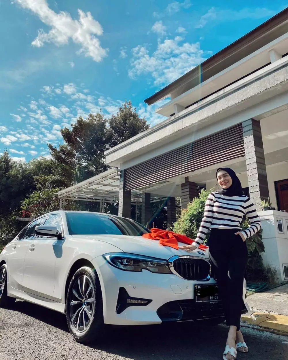 Punya mobil baru Melody Prima beri pesan menohok Instagram