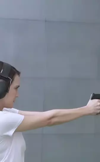 Momen Shandy Aulia coba olahraga tembak Instagram