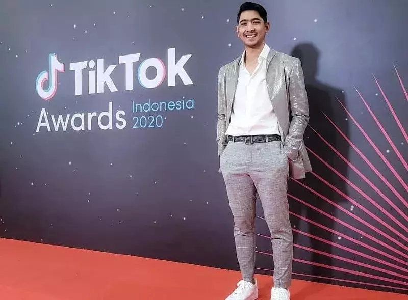 gaya arya saloka di berbagai penghargaan © instagram gaya arya saloka di berbagai penghargaan © instagram