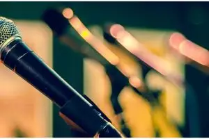 Duh, pria ini alami masalah pernapasan usai nyanyi dengan nada tinggi