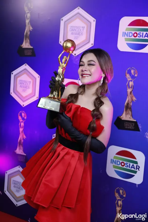seleb di Indonesian Dangdut Award 2021 © 2021 brilio.net seleb di Indonesian Dangdut Award 2021 © 2021 brilio.net