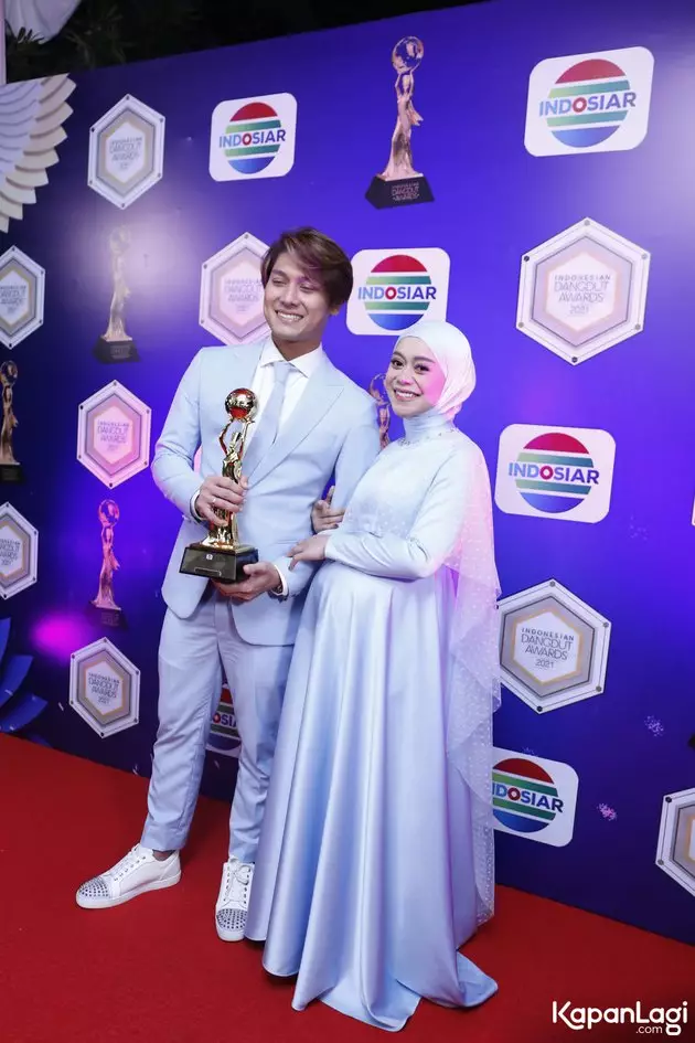 seleb di Indonesian Dangdut Award 2021 © 2021 brilio.net seleb di Indonesian Dangdut Award 2021 © 2021 brilio.net