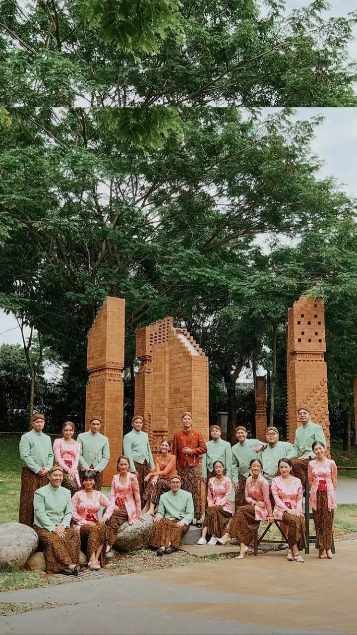pesona bridesmaid lamaran vidi aldiano © berbagai sumber pesona bridesmaid lamaran vidi aldiano © berbagai sumber