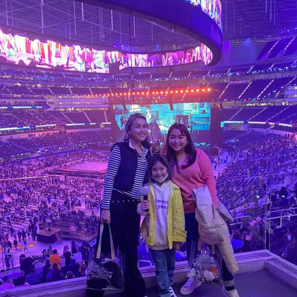 ayu konser bts © 2021 Instagram