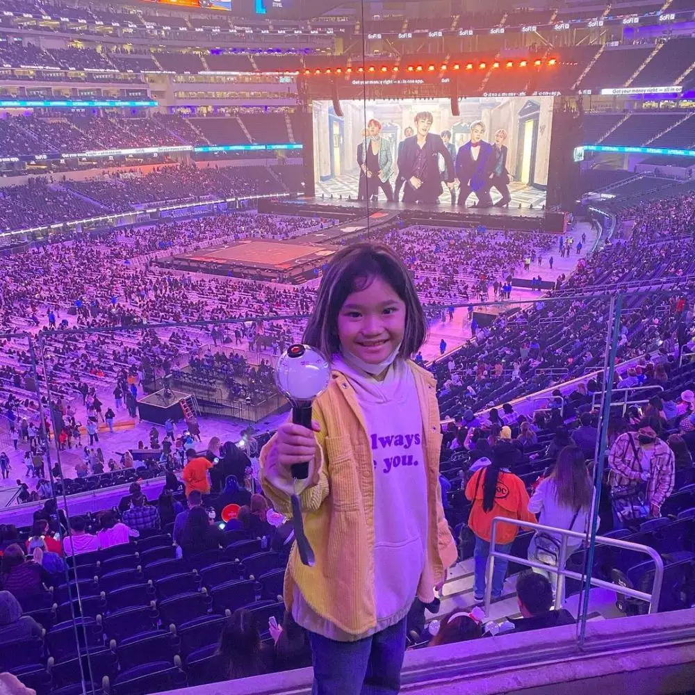 ayu konser bts © 2021 Instagram