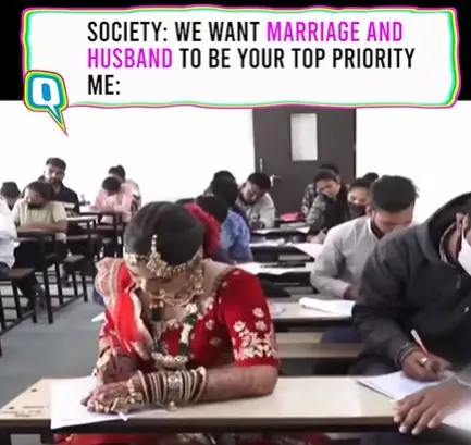 wanita ujian pakai baju pengantin © 2021 Facebook