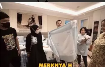 kado Atta & Aurel untuk anak kedua Raffi Ahmad © berbagai sumber
