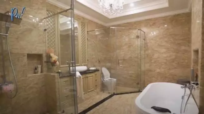 Fasilitas kamar mandi seleb Instagram/YouTube Fasilitas kamar mandi seleb Instagram/YouTube