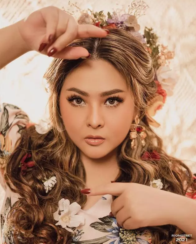 Momen pemotretan terbaru Audy Item © berbagai sumber