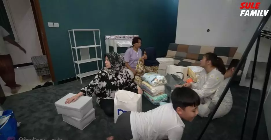 Nathalie Holscher siapkan kamar bayi © 2021 brilio.net YouTube