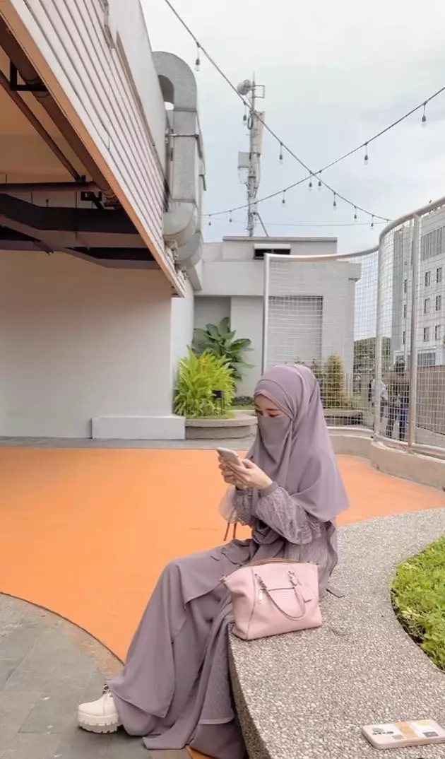 Potret terbaru Larissa Chou  Instagram