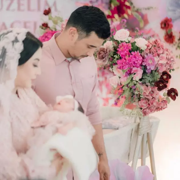 Momen akikah anak Margin dan Ali Syakieb © Instagram