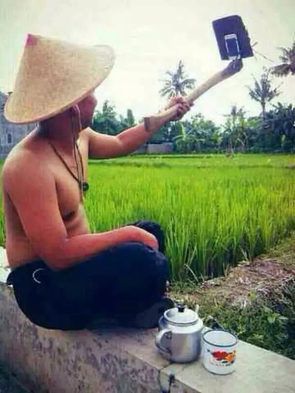 aksi lucu petani bercocok tanam © 2021 berbagai sumber aksi lucu petani bercocok tanam © 2021 berbagai sumber
