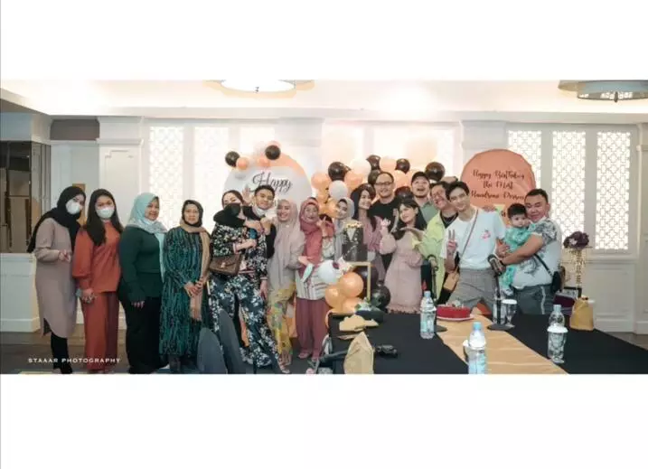 momen ulang tahun suami iis dahlia © instagram momen ulang tahun suami iis dahlia © instagram