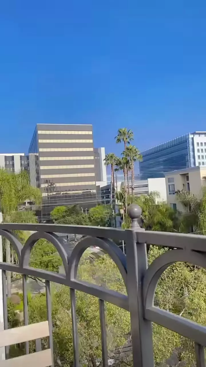 apartemen yang disewa ayu ting ting selama berlibur di LA © YouTube