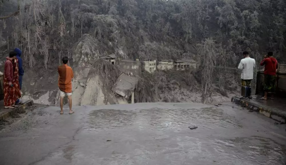 Data terkini jumlah korban Semeru © 2021 Liputan6.com