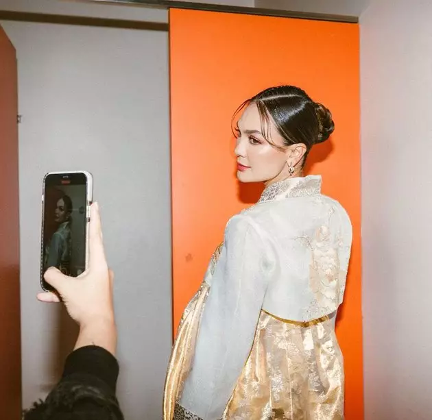 Penampilan Luna Maya di acara IMB © Instagram