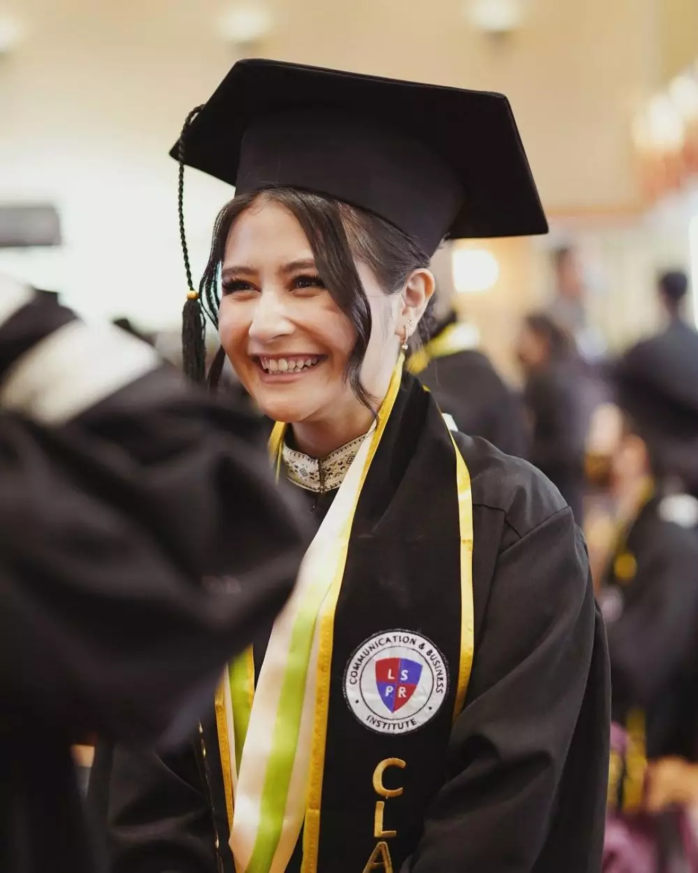 Momen wisuda Prilly Latuconsina © 2021 brilio.net