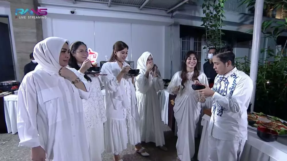 Momen akikah anak kedua Nagita dan Raffi  © YouTube