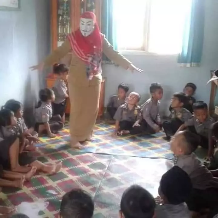 momen guru ngasih pelajaran ke siswa kocak © 2021 1cak.com