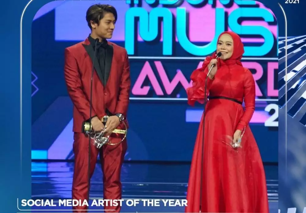 gaya lesty kejora di indonesian music awards © instagram