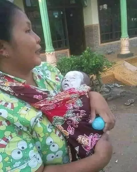 aksi ibu-ibu tertangkap kamera ada-ada aja © 2021 instagram.com