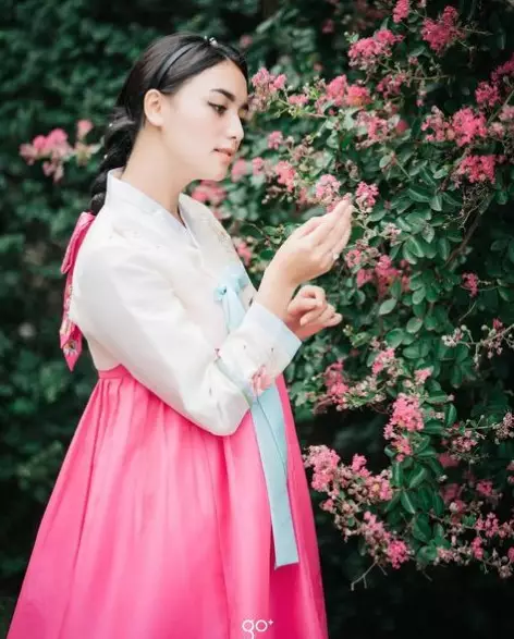 Gaya aktris kenakan hanbok © Instagram Gaya aktris kenakan hanbok © Instagram