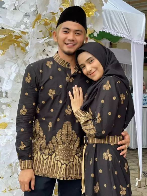 curhat rizki ke iis dahlia © 2021 Instagram curhat rizki ke iis dahlia © 2021 Instagram