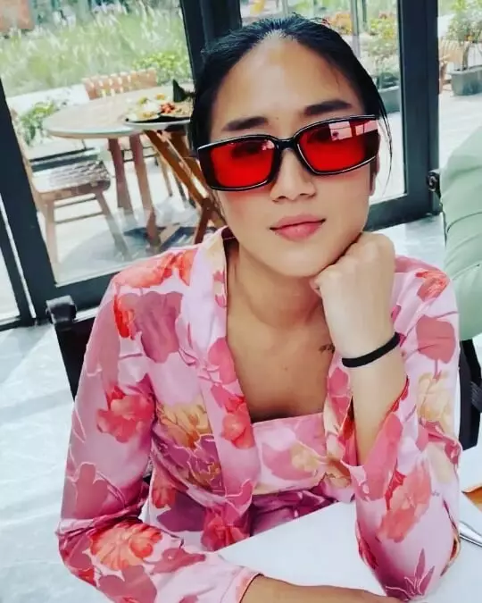 Renatta Moeloek pakai kebaya Instagram Renatta Moeloek pakai kebaya Instagram