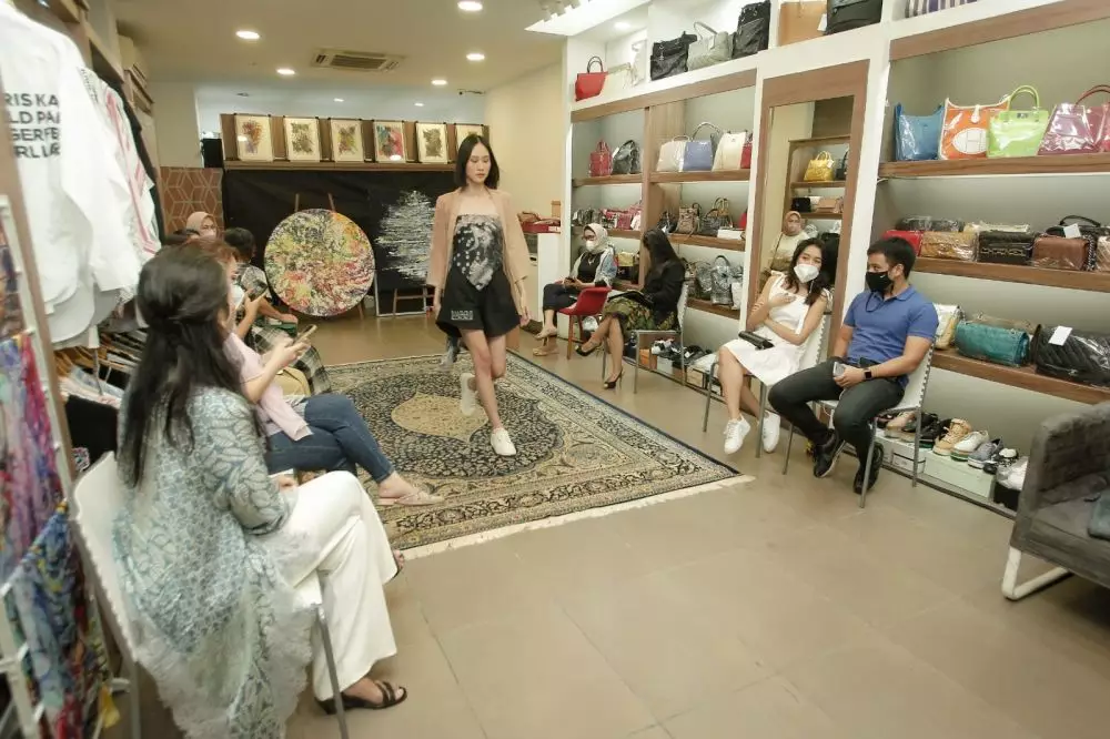 Koleksi terbaru Laila Azra Studio A by Laila Azra