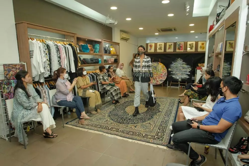 Koleksi terbaru Laila Azra Studio A by Laila Azra