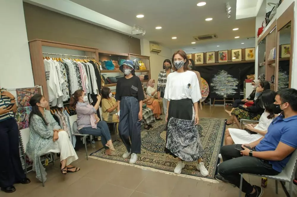 Koleksi terbaru Laila Azra Studio A by Laila Azra