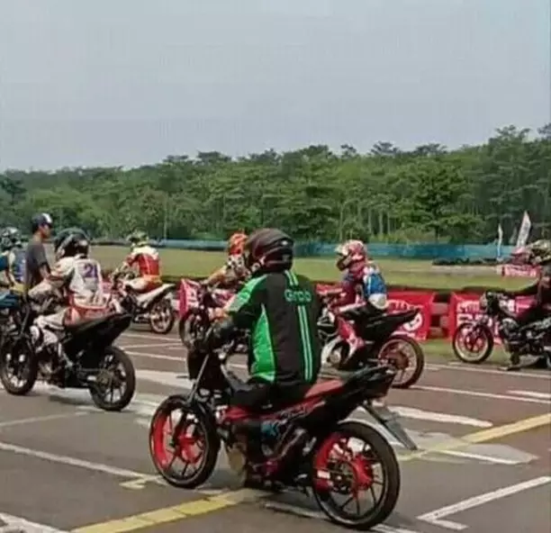 driver ojek online kalau alih profesi © 2021 instagram.com driver ojek online kalau alih profesi © 2021 instagram.com