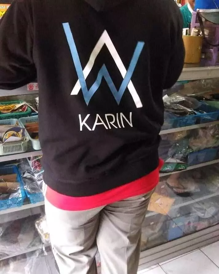 momen tampak di depan toko bingungin © 2021 instagram.com momen tampak di depan toko bingungin © 2021 instagram.com