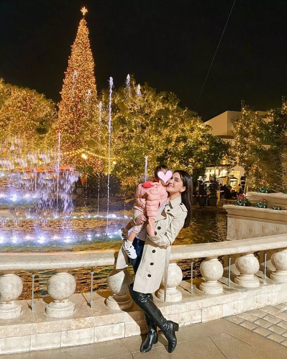 Gaya Shandy Aulia liburan sambil momong anak di LA, kece abis berbagai sumber