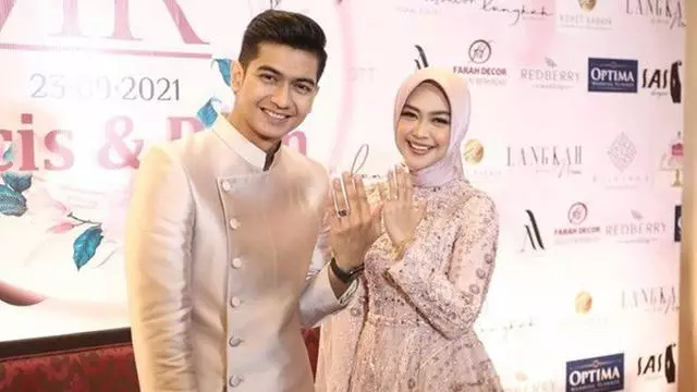 Lamaran mewah seleb Indonesia Berbagai sumber  Lamaran mewah seleb Indonesia Berbagai sumber