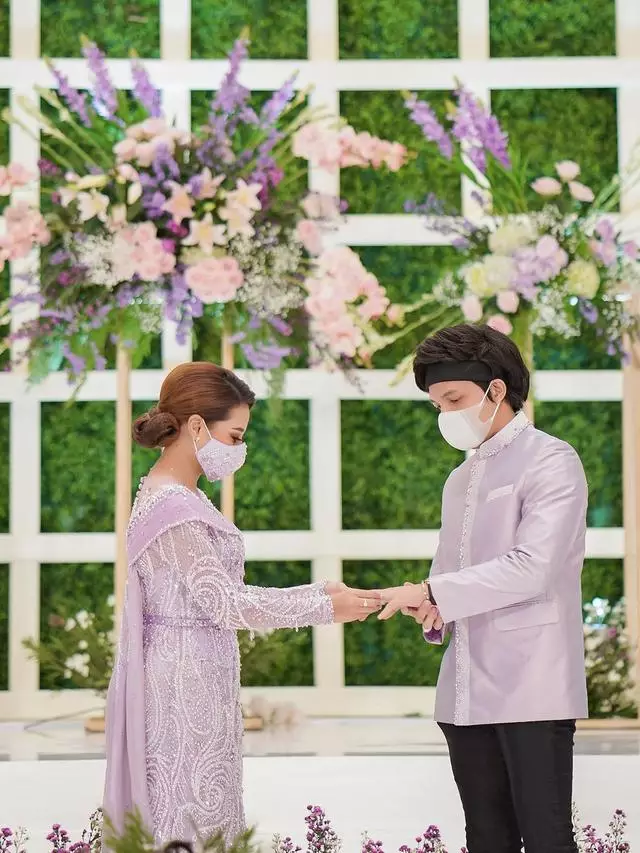 Lamaran mewah seleb Indonesia Berbagai sumber  Lamaran mewah seleb Indonesia Berbagai sumber