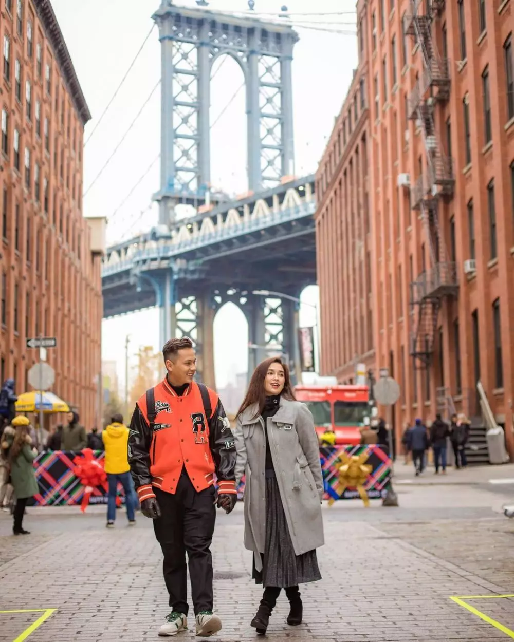 Gaya Ussy Sulistiawaty liburan di Amerika Instagram Gaya Ussy Sulistiawaty liburan di Amerika Instagram