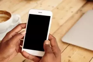 6 Cara hidupkan Android bila tombol power rusak, bisa pakai tusuk gigi