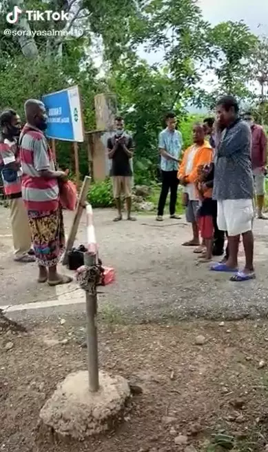 saudara ini bertemu di perbatasan Indonesia-Timor Leste © 2021 TikTok
