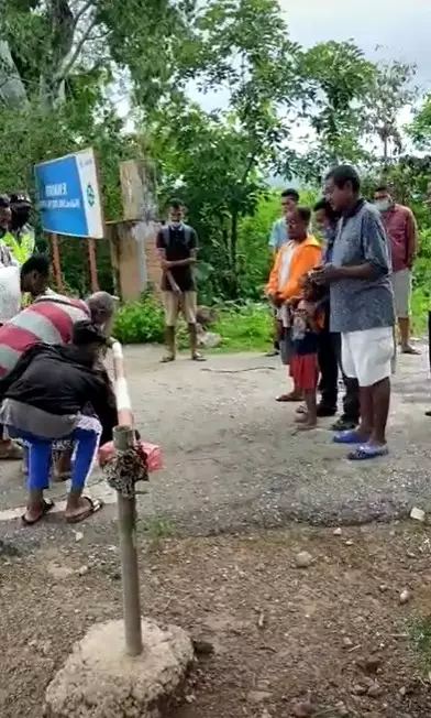 saudara ini bertemu di perbatasan Indonesia-Timor Leste © 2021 TikTok