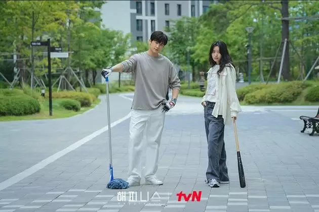 Potret belakang layar drama Korea Happiness Instagram