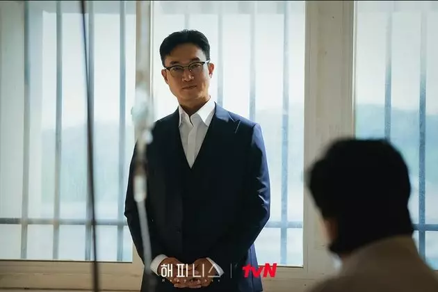 Potret belakang layar drama Korea Happiness Instagram