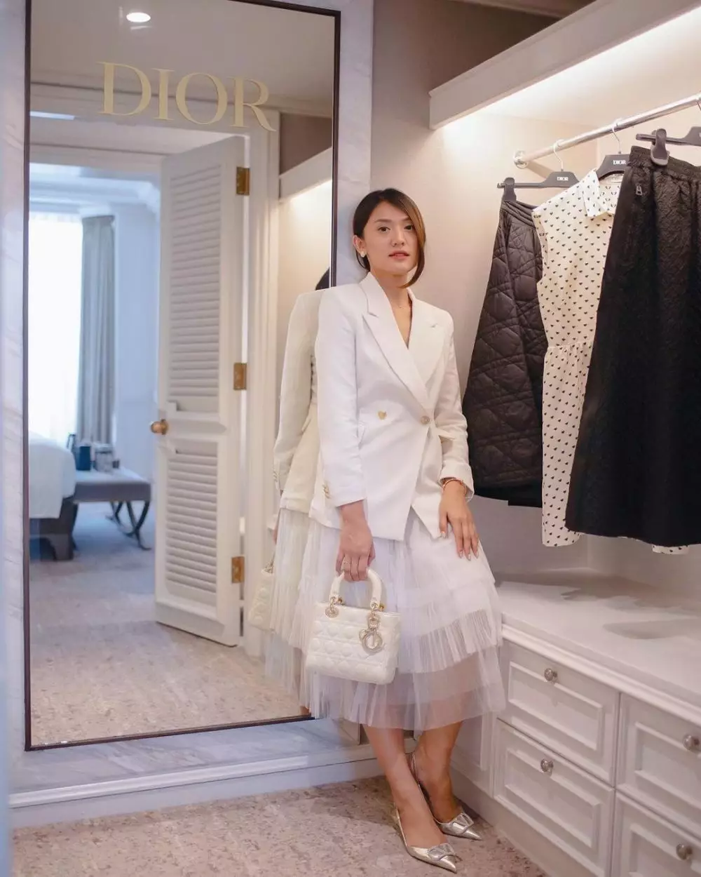 gaya seleb hadiri event dior © instagram