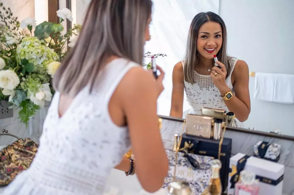 gaya seleb hadiri event dior © instagram