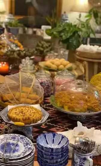 tedak siten keponakan yuni shara © 2021 Instagram