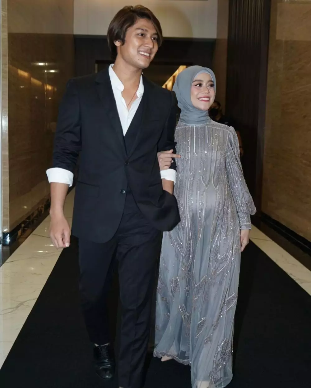 pesona seleb pamer baby bump di acara penghargaan © berbagai sumber pesona seleb pamer baby bump di acara penghargaan © berbagai sumber