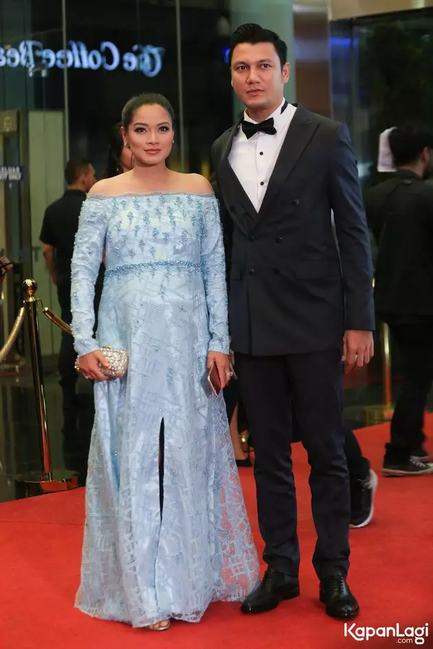 pesona seleb pamer baby bump di acara penghargaan © berbagai sumber pesona seleb pamer baby bump di acara penghargaan © berbagai sumber