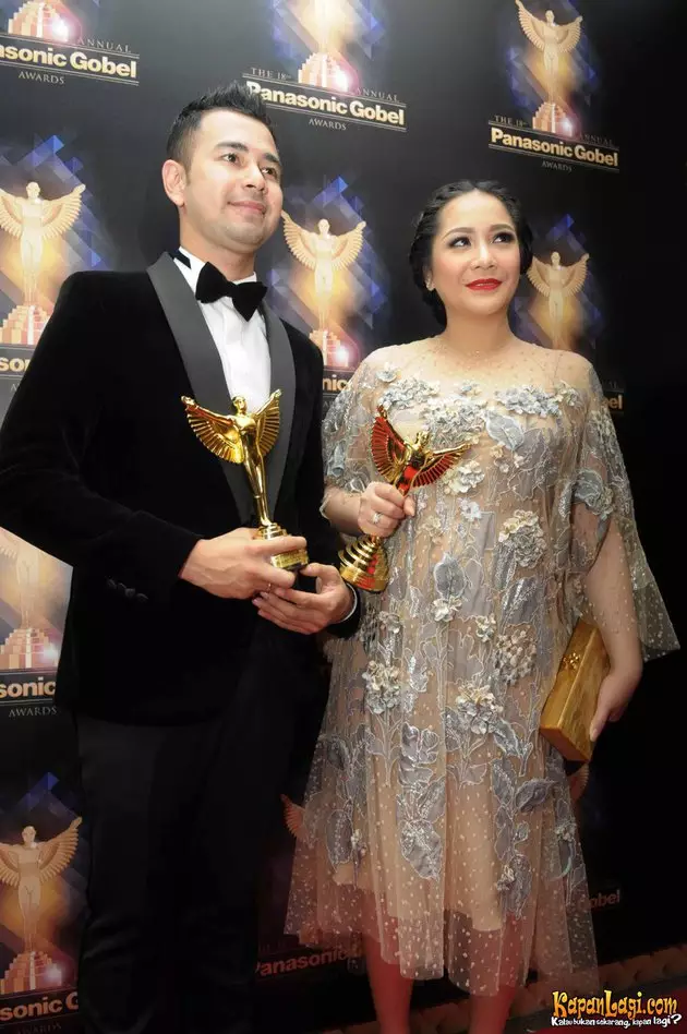 pesona seleb pamer baby bump di acara penghargaan © berbagai sumber pesona seleb pamer baby bump di acara penghargaan © berbagai sumber